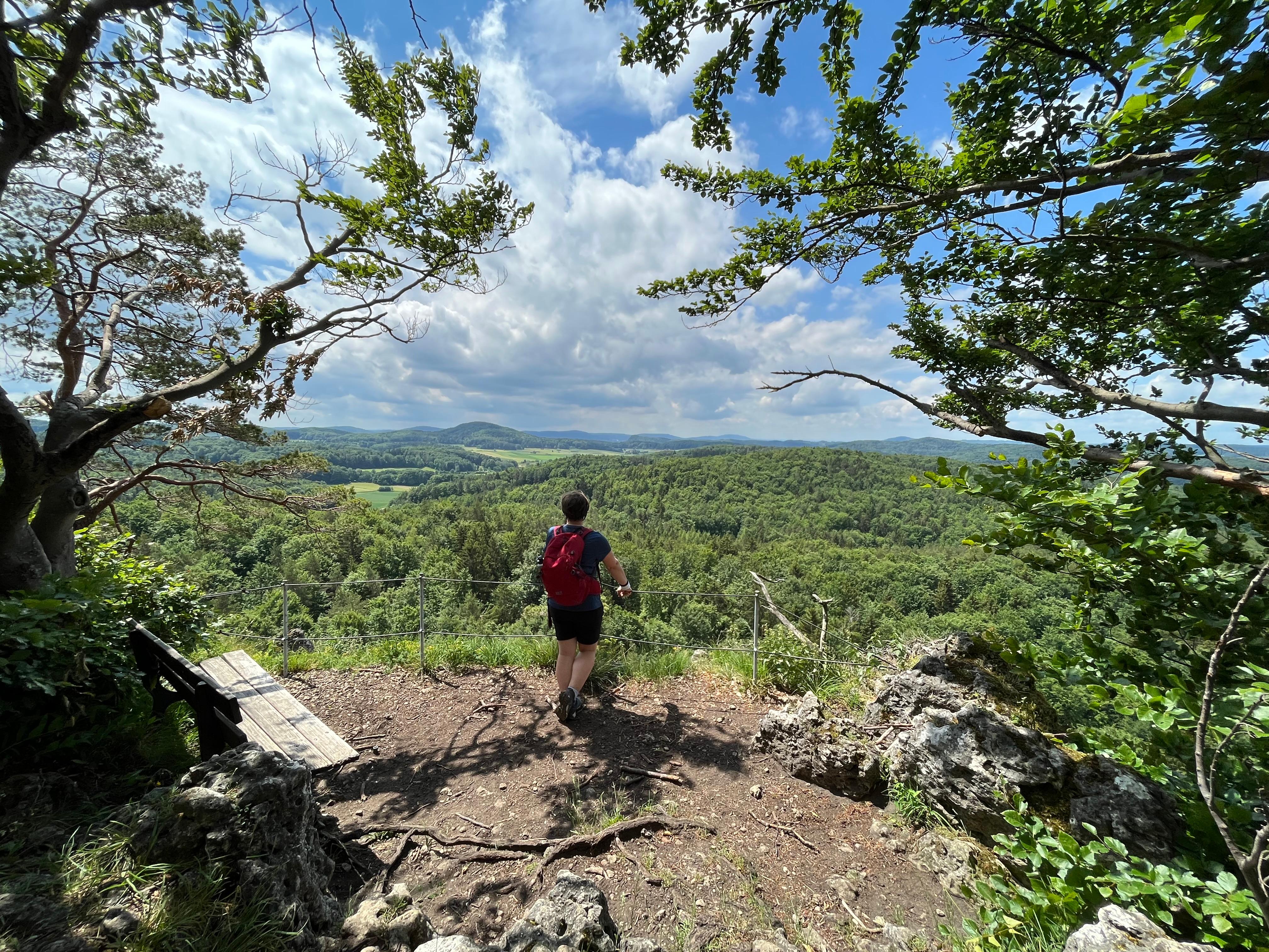 Wandern unter weißblauem Himmel im Landkreis Amberg Sulzbach