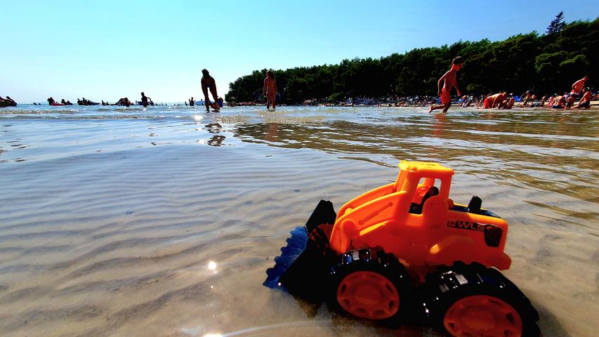 In der Mitte des Resorts liegt - ganz selten in Kroatien - sogar ein feiner Sandstrand. Die spannende Reportage zu dieser Bildergalerie lesen Sie hier auf unserem Premiumportal www.nn.de.