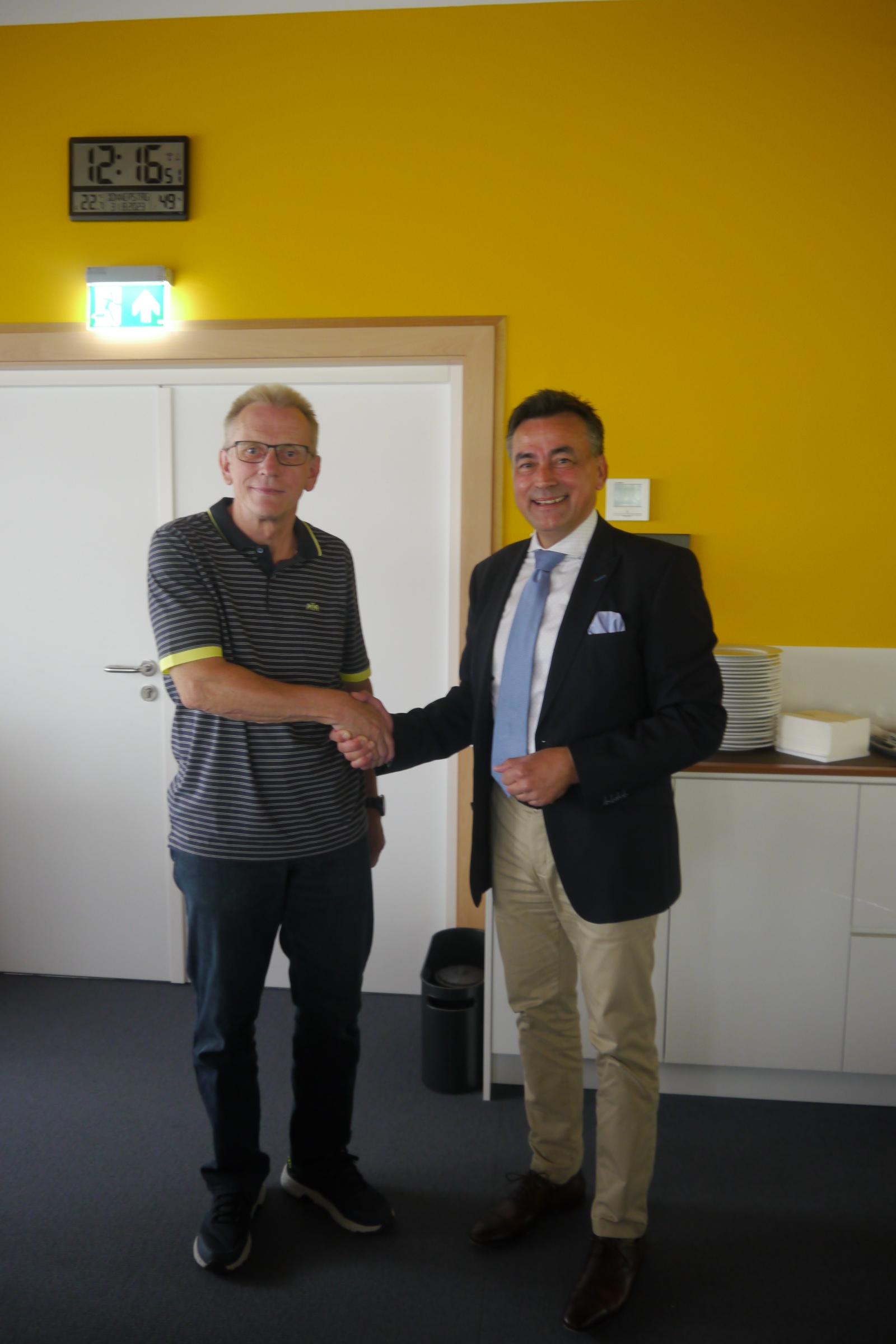 ROT-KaemmererPeterLoeschverabschiedetSchwanstetten