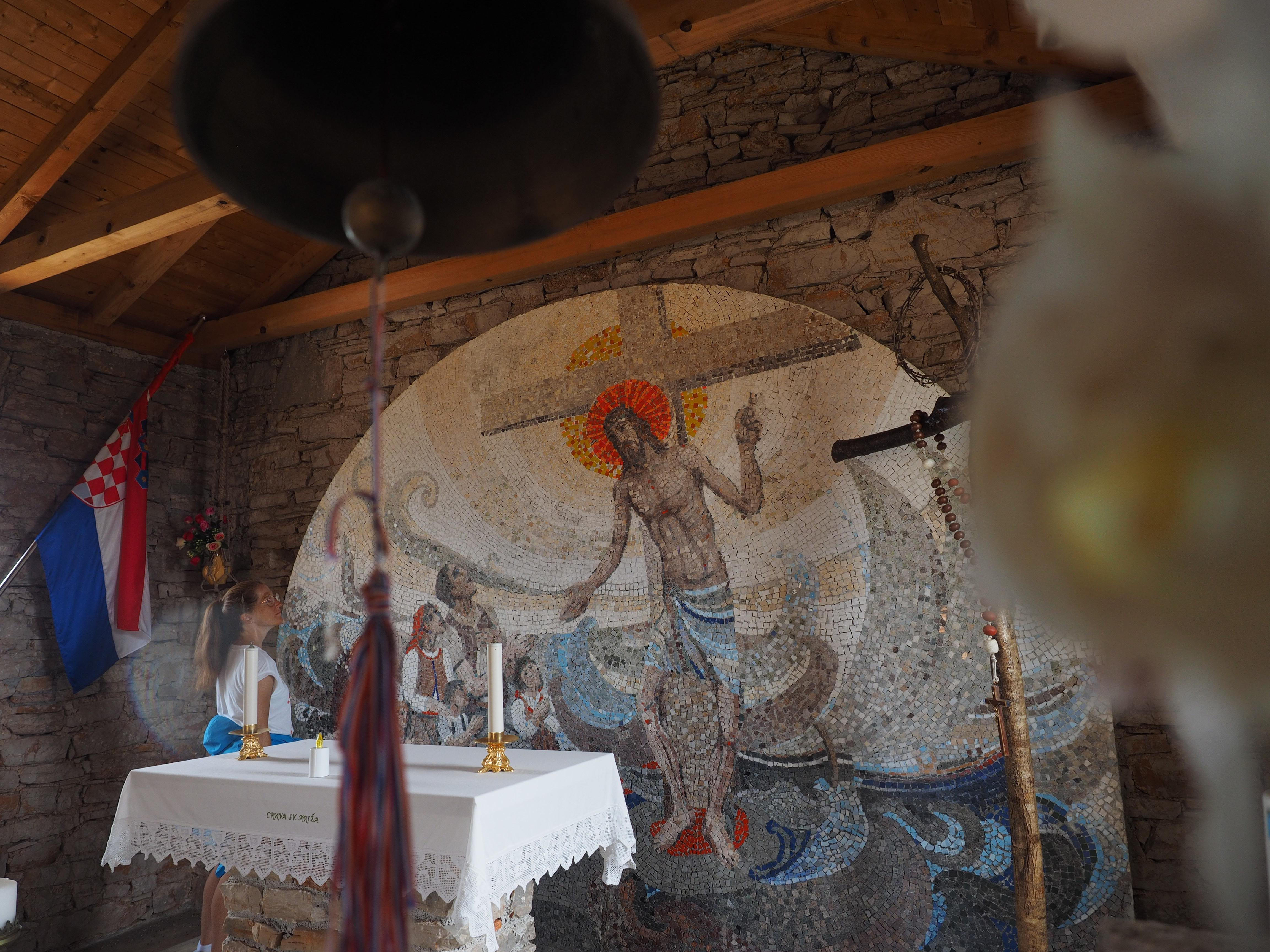 Dort finden wir ein Mosaik.