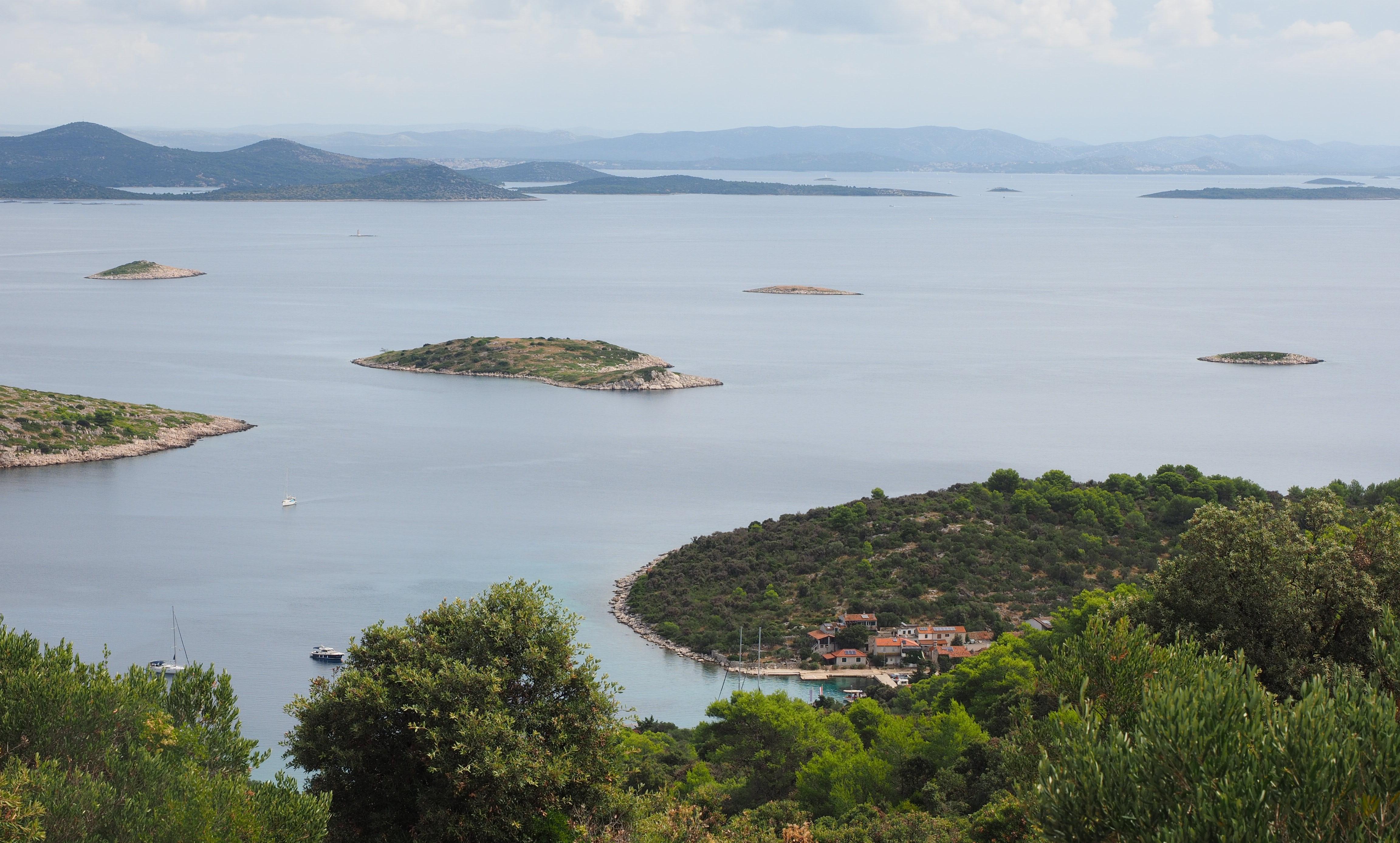 Und haben diesen tollen Blick über die Kornaten-Inseln.
