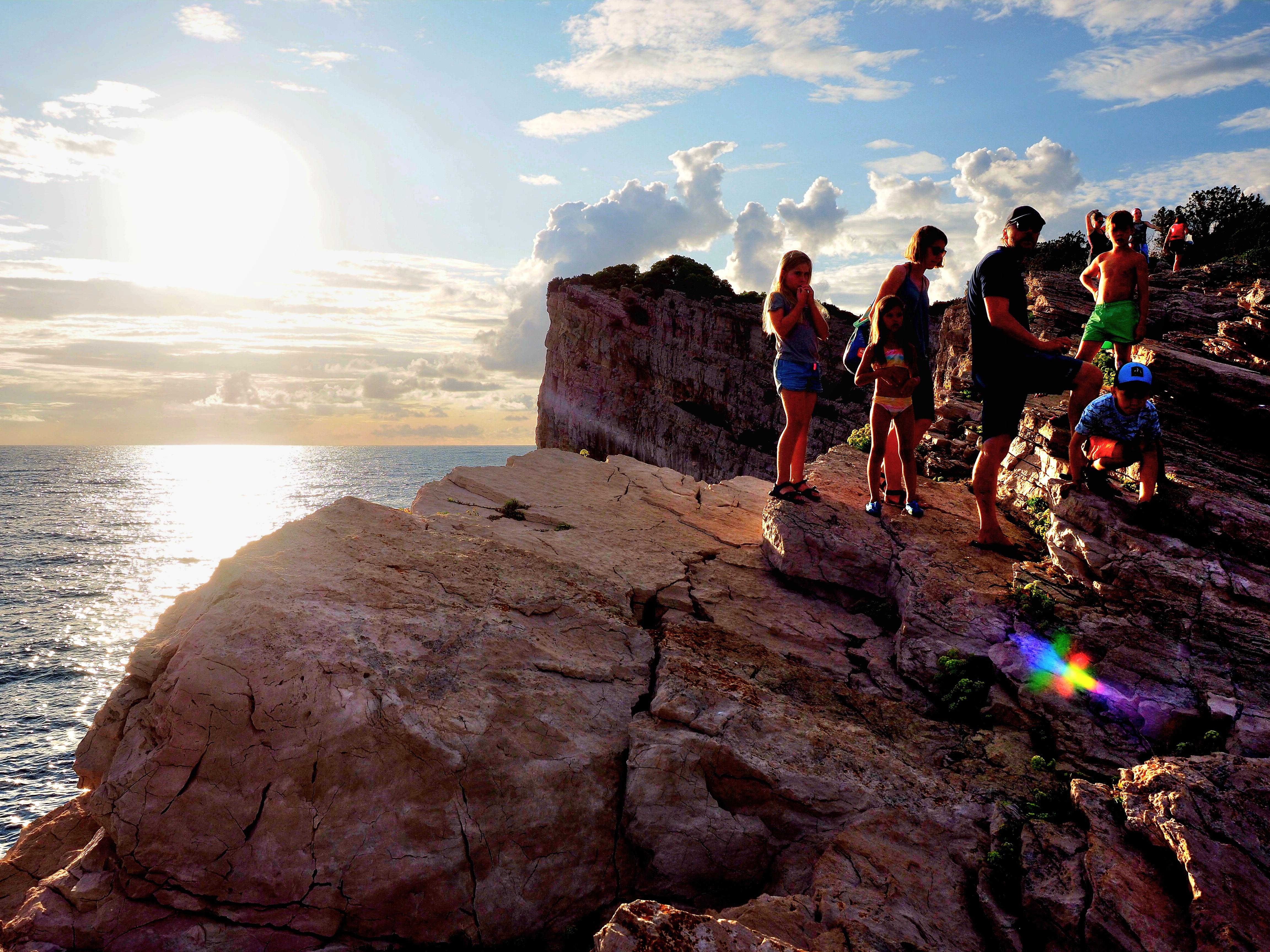 Von diesen Klippen werden wir springen.