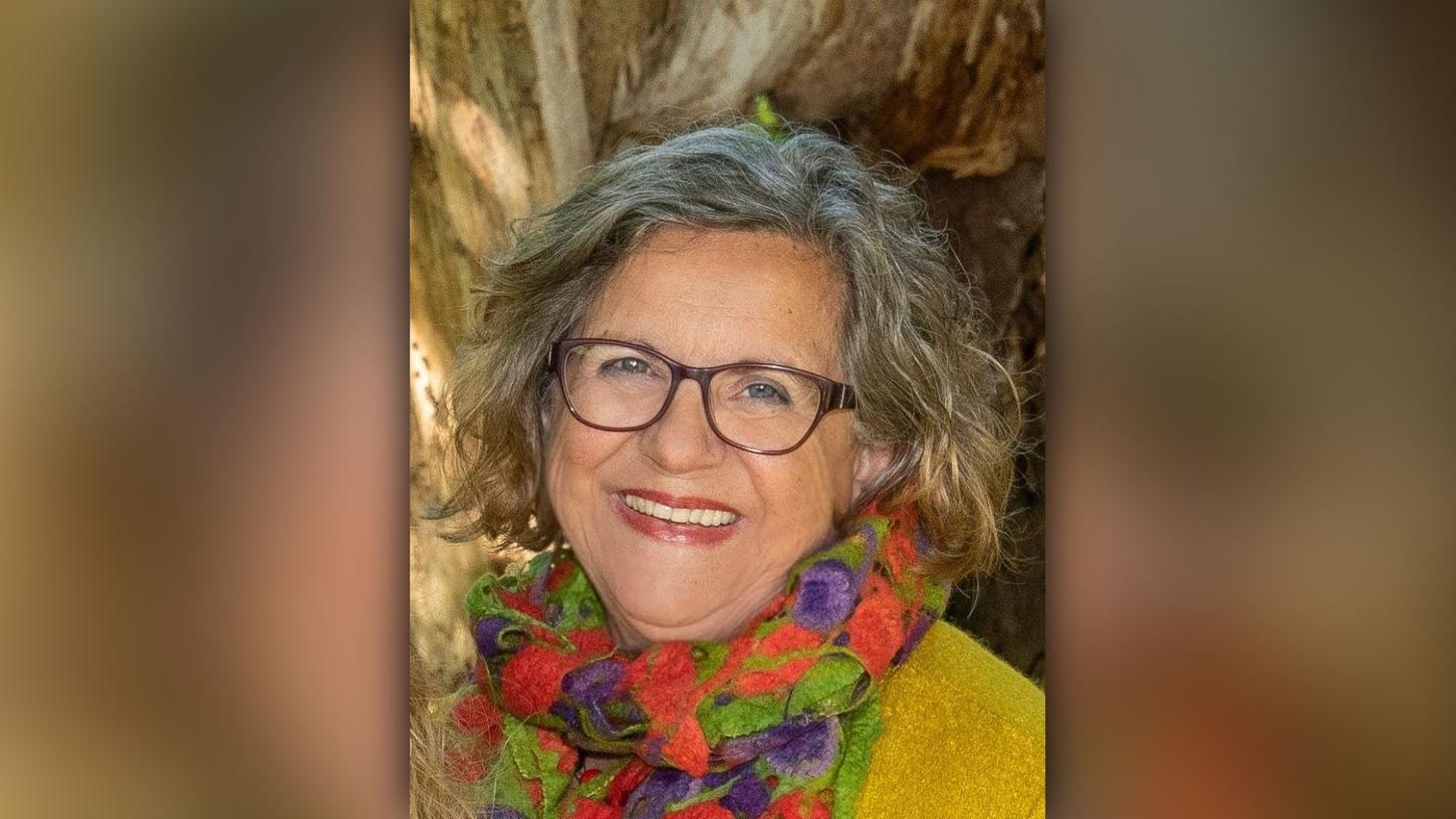 Susanna Hartl, die seit 1990 im Treuchtlinger Stadtrat für die SPD sitzt, feierte vor wenigen Tagen ihren 70. Geburtstag. Susanna Hartl, die seit 1990 im Treuchtlinger Stadtrat für die SPD sitzt, feierte vor wenigen Tagen ihren 70. Geburtstag.