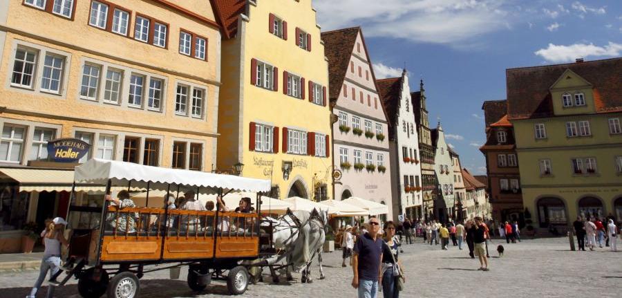 Drei Kandidaten bewerben sich um die Nachfolge von OB Walter Hartl. Drei Kandidaten bewerben sich um die Nachfolge von OB Walter Hartl.