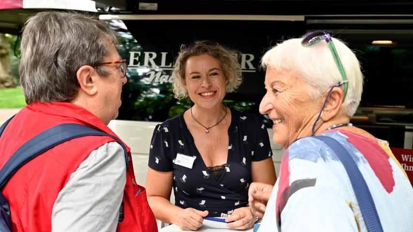 VNP-Redakteurin Anette Röckl (hier bei einer Veranstaltung in Erlangen) liest in Ansbach.