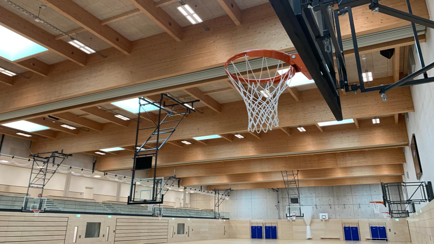 Ein Blick in die neue Treuchtlinger Sporthalle: Dort findet am 16. September das Eröffnungsturnier der VfL-Baskets statt. Ein Blick in die neue Treuchtlinger Sporthalle: Dort findet am 16. September das Eröffnungsturnier der VfL-Baskets statt.