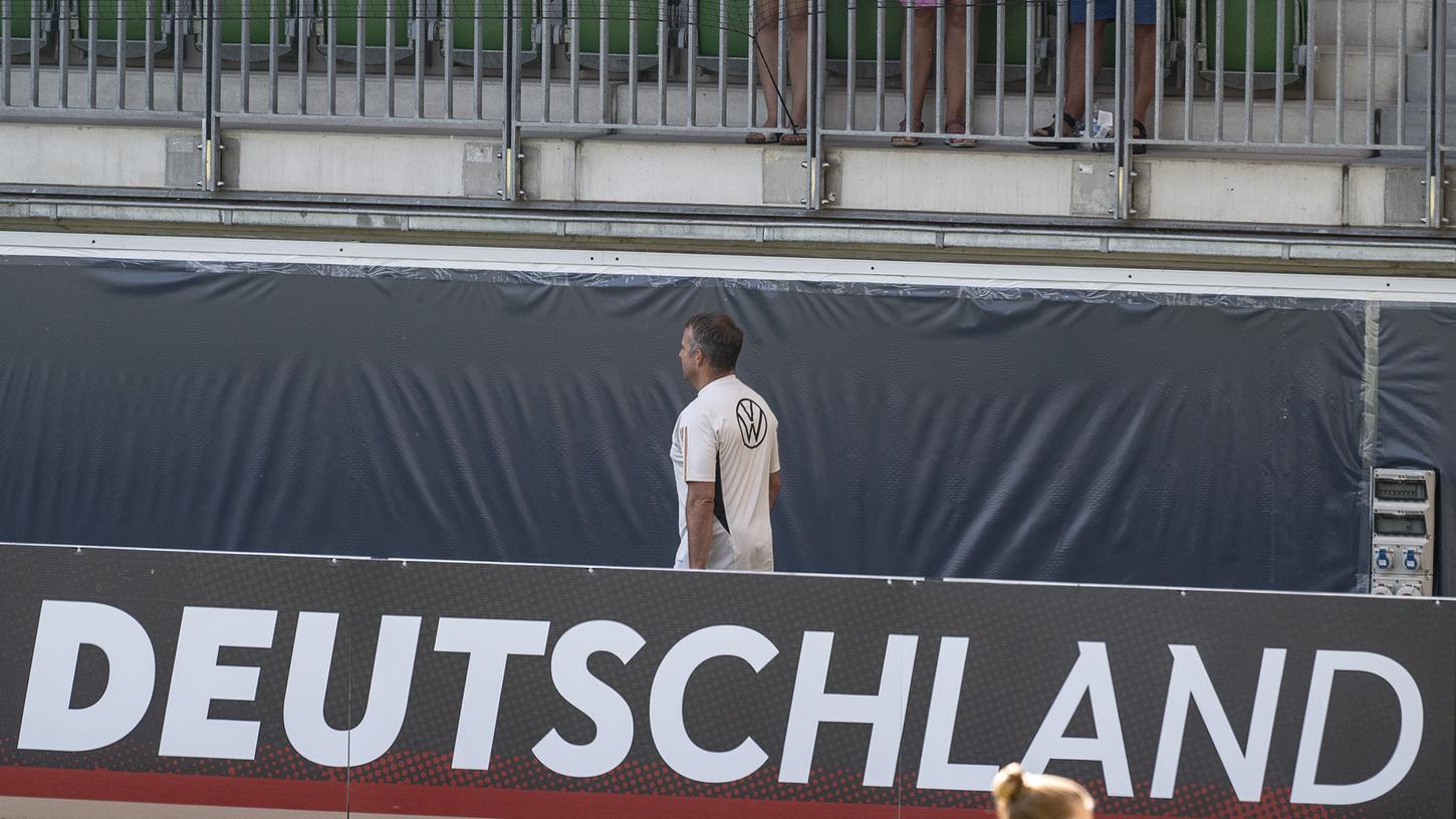 Hansi Flick ist nicht mehr deutscher Bundestrainer. Wer für ihn übernimt, ist offen - doch es gibt Gerüchte. 