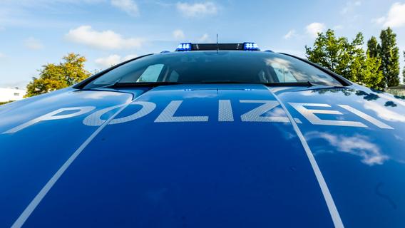 Fünf Autos krachen auf der A7 in Franken ineinander: 75.000 Euro Sachschaden