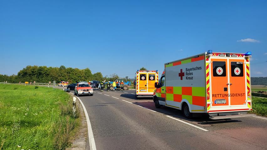 Die Bundesstraße 470 musste im Bad Windsheimer Ortsteil Lenkersheim aufgrund des Unfalls am Sonntag, gegen 15.45 Uhr, kurzzeitig komplett gesperrt werden. 