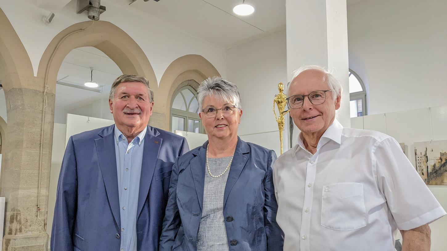 Ausstellung in der Schranne mit Werken von Manfred Zwickel, Annette Hiemer und Anton Kestel. Ausstellung in der Schranne mit Werken von Manfred Zwickel, Annette Hiemer und Anton Kestel.