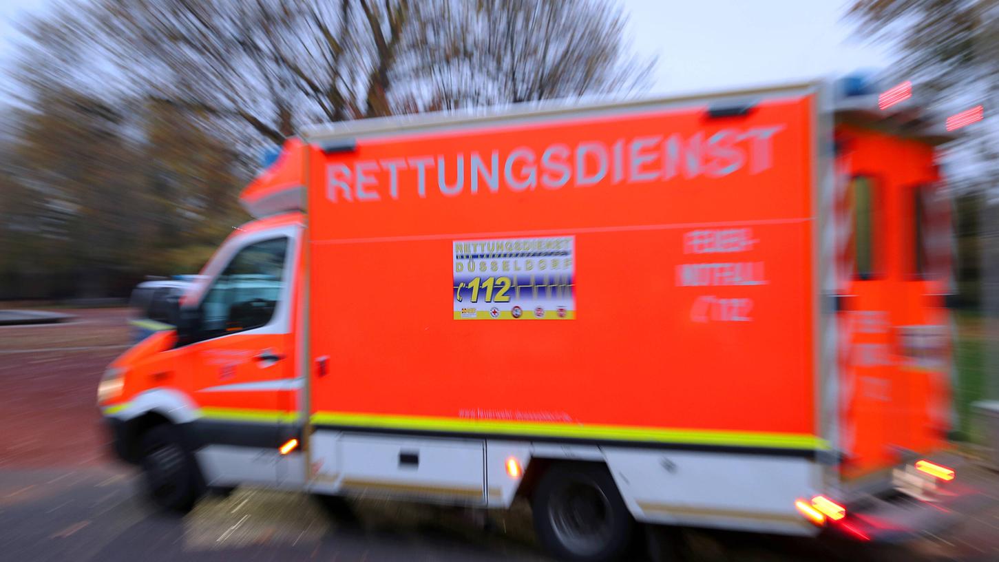 Für den Fahrer eines Kleintransporters kam nach einem Auffahrunfall auf der A6 jede Hilfe zu spät (Symbolbild).