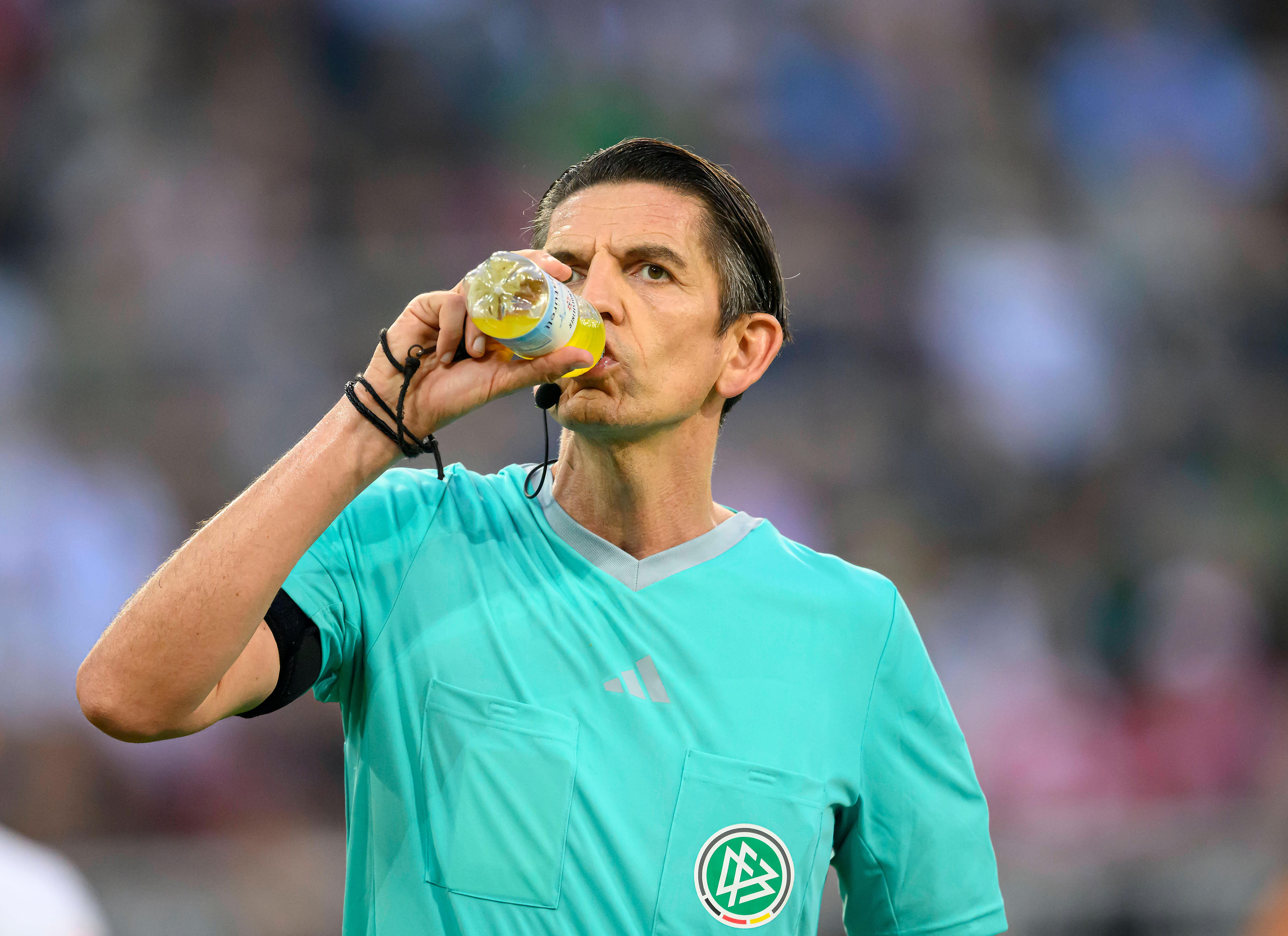 Wenn der Musiala anzieht und dir auf 80 Meter 60 bis 70 abnimmt, denkst du anders über dein Leben nach. (Bundesliga-Schiedsrichter Deniz Aytekin)  