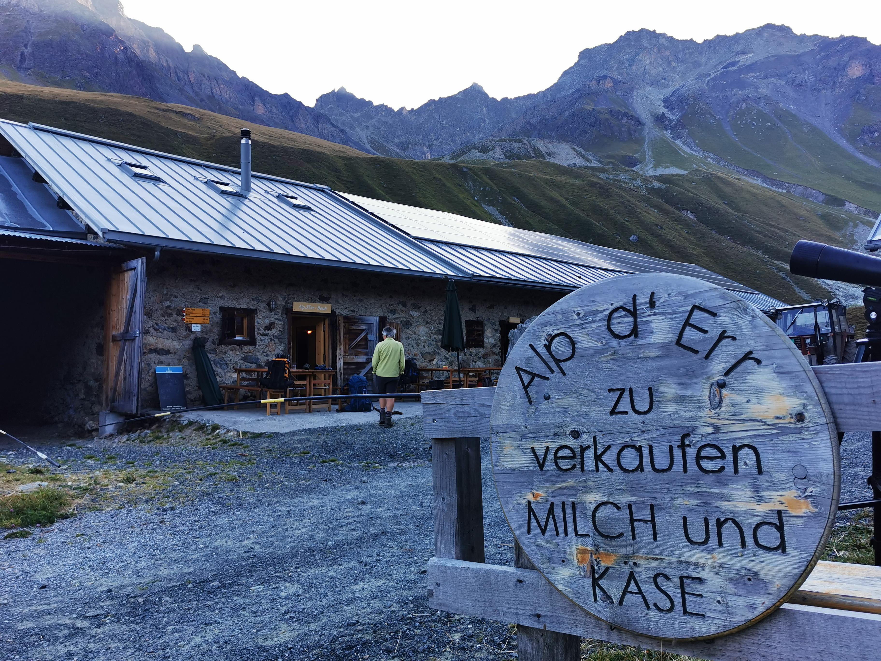 Die Alp d'Err wird als Bio-Alm mit einer Sennerei bewirtschaftet.