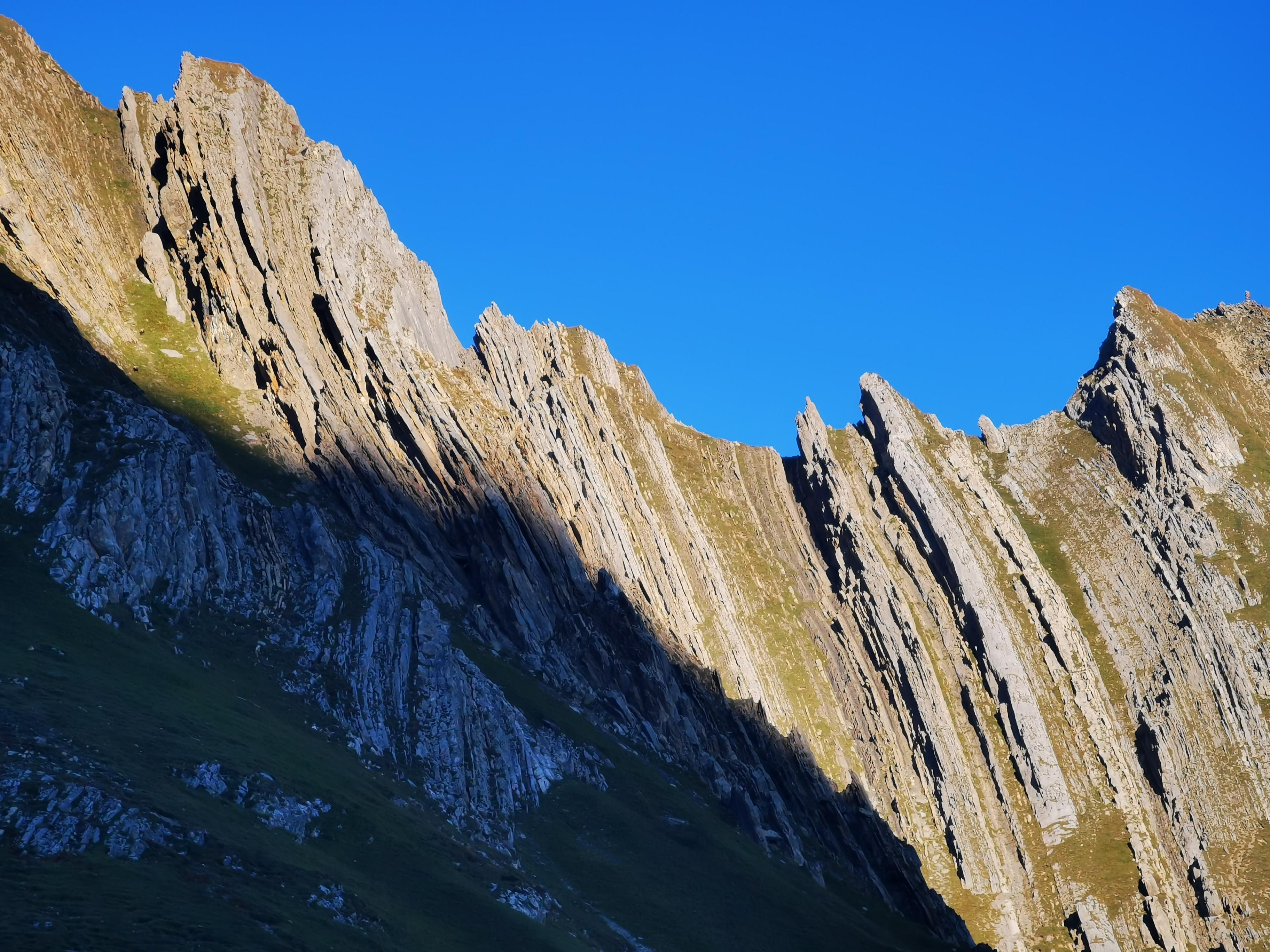Felskonturen am Tinzerhorn.