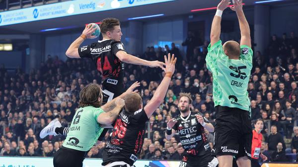 HC Erlangen - Füchse Berlin