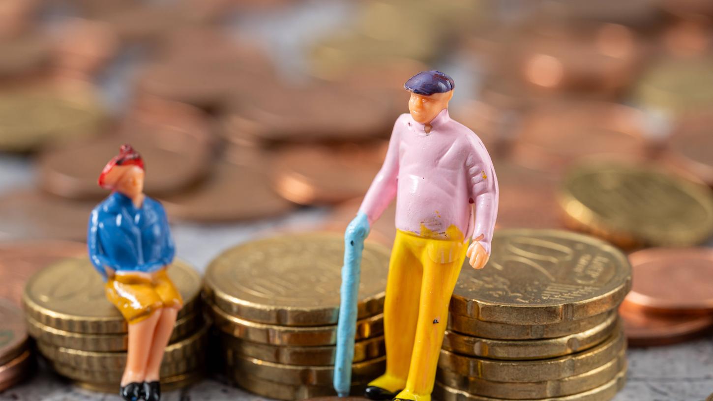Viele Menschen in Deutschland erwartet eine niedrige Rente - trotz Vollzeitjob (Symbolbild). Viele Menschen in Deutschland erwartet eine niedrige Rente - trotz Vollzeitjob (Symbolbild).