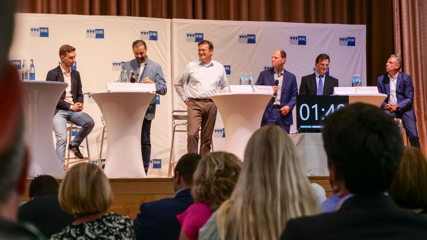 Von links: Richard Schmidt (SPD), Sebastian Körber (FDP), Martin Distler (Bündnis 90/Die Grünen), Michael Hofmann (CSU), Oliver Hammrich (AfD) und Thorsten Glauber (FW).