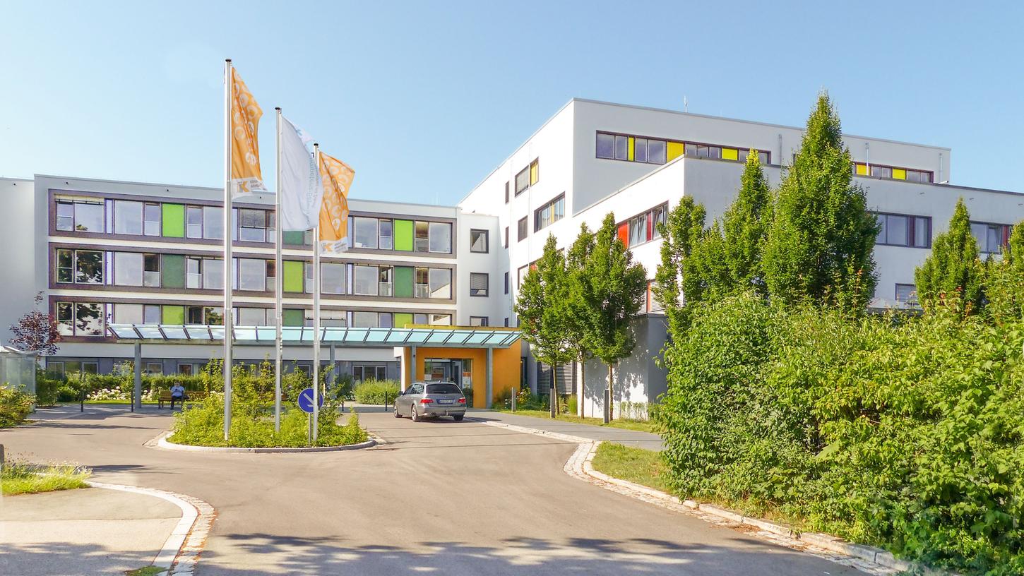 Nach einer Bauzeit von vierzehn Jahren präsentiert sich das Klinikum Altmühlfranken in Gunzenhausen seit 2021 nicht nur als ein medizinisch, sondern auch als ein baulich wie technisch modernes Krankenhaus.