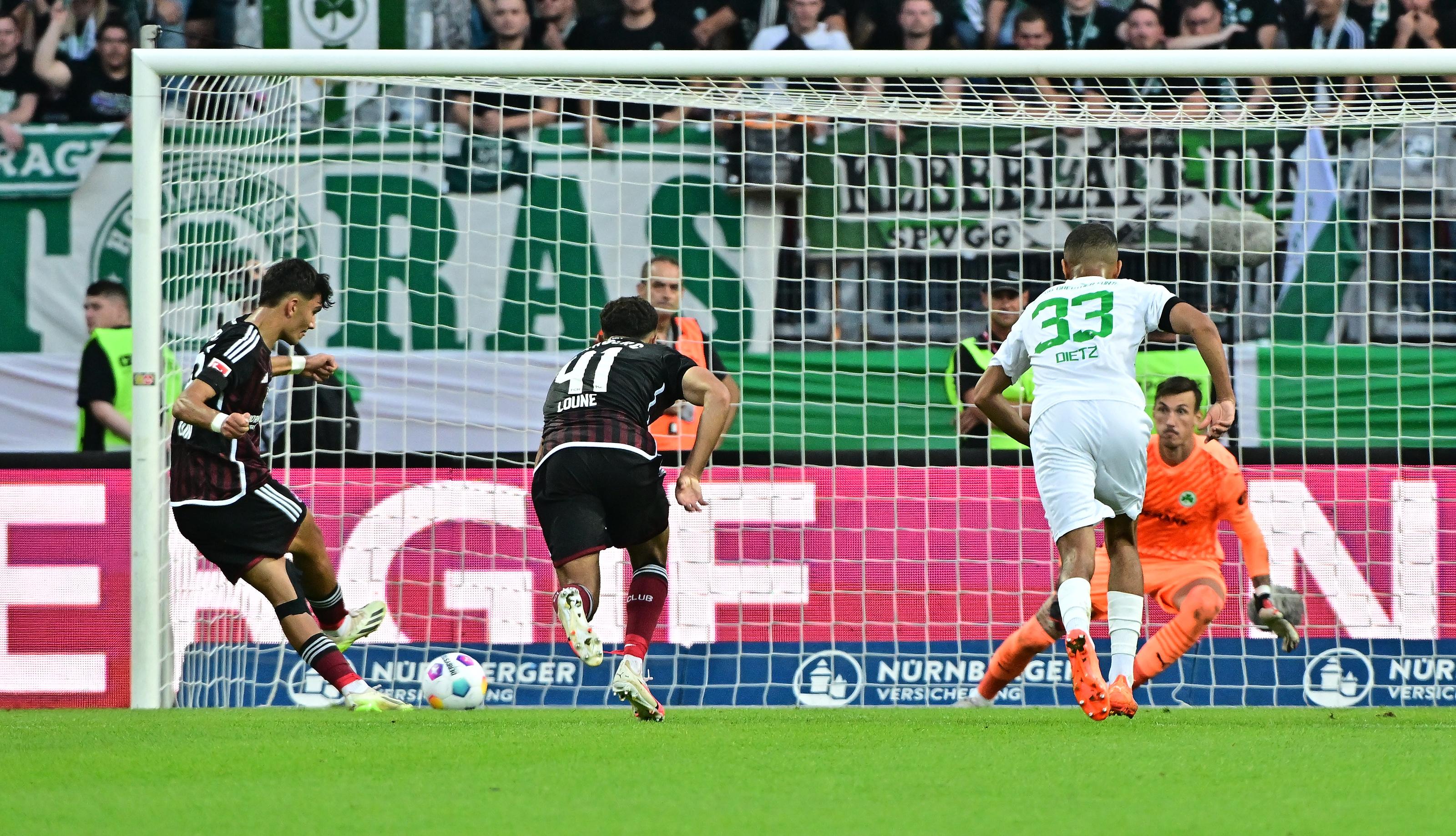 Can Uzun tritt an...