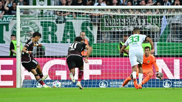 Can Uzun tritt an...