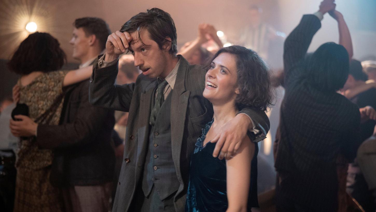Liv Lisa Fries in ihrer Rolle als Charlotte Ritter in "Babylon Berlin". Liv Lisa Fries in ihrer Rolle als Charlotte Ritter in "Babylon Berlin".