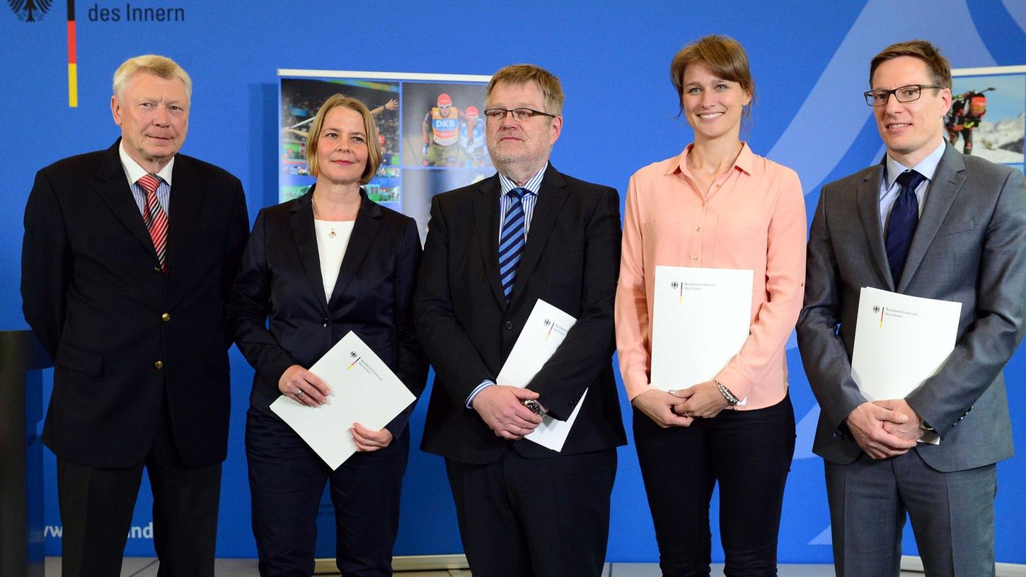 Kommissionschef Urs Granacher (r) hat die Kritik an dem Potas-System zurückgewiesen. Kommissionschef Urs Granacher (r) hat die Kritik an dem Potas-System zurückgewiesen.