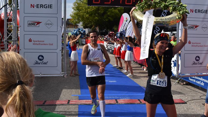 Heike Kersten aus Pegnitz, Siegerin Marathon und Andreas Doppelhammer, 4. Halbmarathon