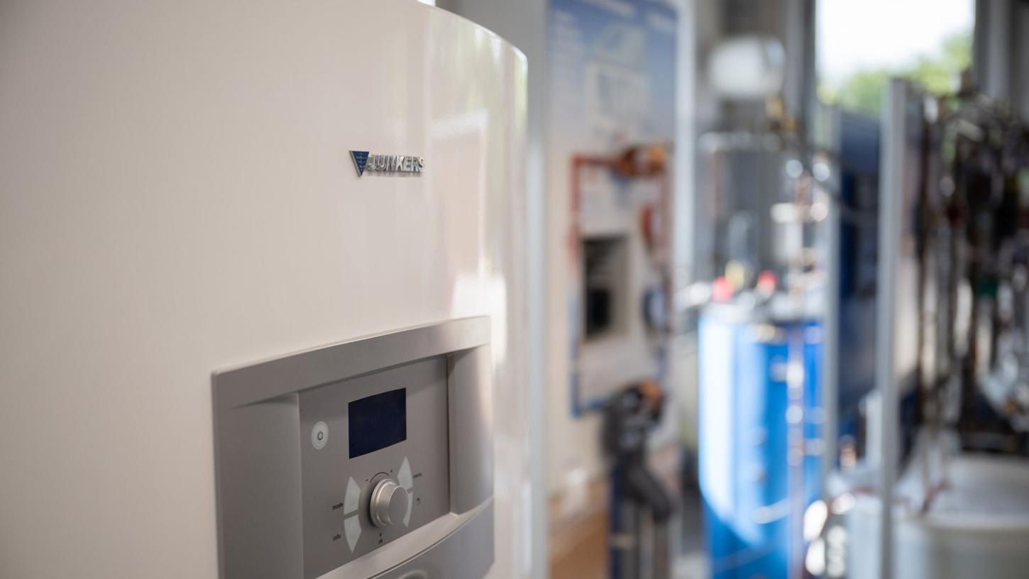 Laut Prognose des Bundesverbands Wärmepumpe wird der Absatz von Wärmepumpen in diesem Jahr voraussichtlich auf bis zu 350.000 Einheiten steigen. Laut Prognose des Bundesverbands Wärmepumpe wird der Absatz von Wärmepumpen in diesem Jahr voraussichtlich auf bis zu 350.000 Einheiten steigen.