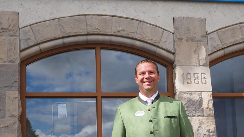 William Zehnder, Eigentümer des Bavarian Inn, vor seinem Haus. Die Familie stammt aus Rosstal im Landkreis Fürth. Die spannende Reportage über Michigan lesen Sie hier auf www.nn.de .