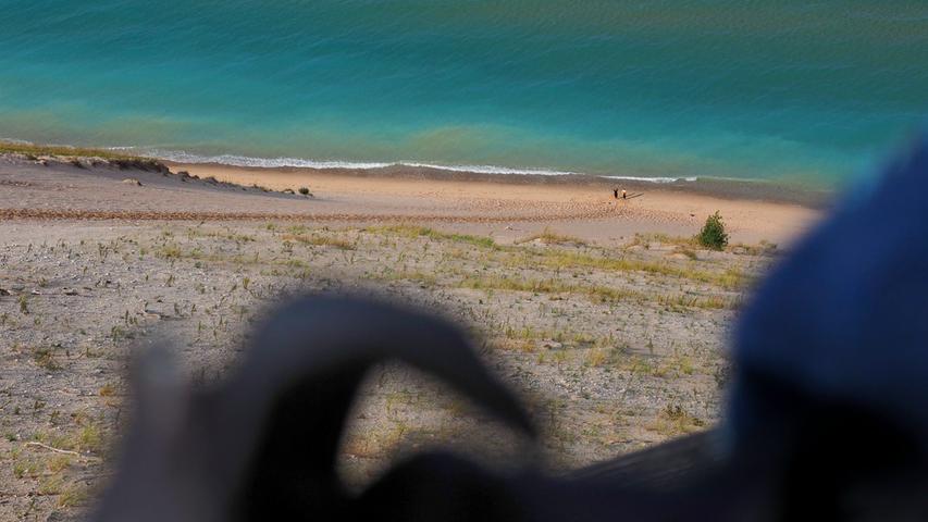 Im Sleeping Bear Nationalpark - wer einmal hinunter an den Strand gelaufen ist, muss die Sanddüne wieder hinaufkrabbeln. Manche schaffen das nicht.