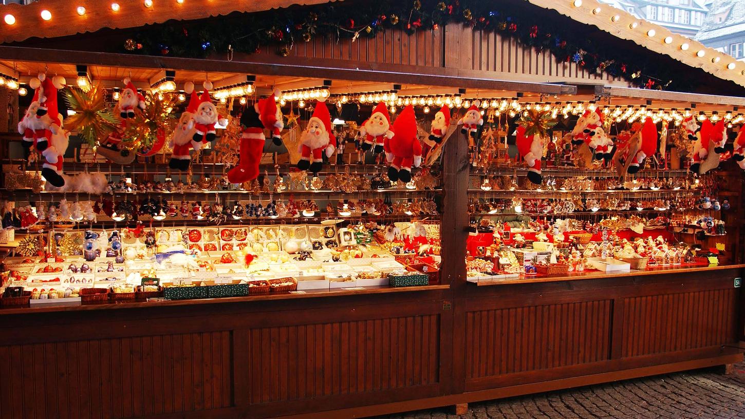 Auf dem Weihnachtsmarkt Dinkelsbühl wird den Besuchern an unterschiedlichen Ständen einiges geboten. (Symbolbild)