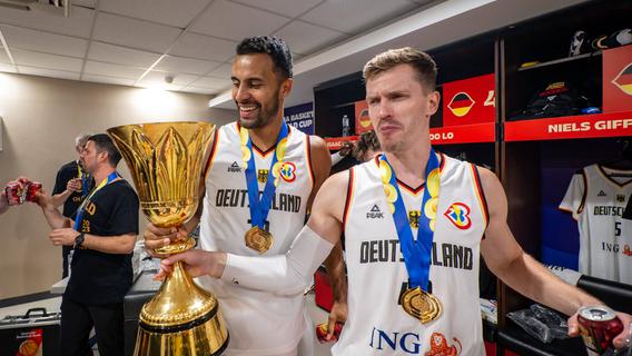 ZDF-Studio, Apotheke und Post von Andi: Vier besondere Fans über ihr Finale der Basketball-WM
