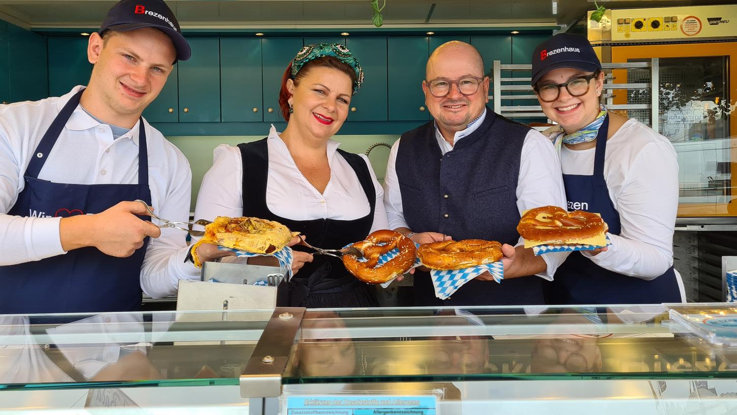 Oktoberfest-Premiere für (v.l.n.r.) Karl, Sandra, Karl-Heinz und Lena Hartnagel. Oktoberfest-Premiere für (v.l.n.r.) Karl, Sandra, Karl-Heinz und Lena Hartnagel.