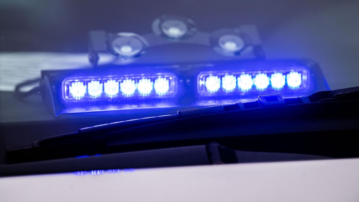 Die Polizei ermittelt noch den genauen Tathergang. Die Polizei ermittelt noch den genauen Tathergang.
