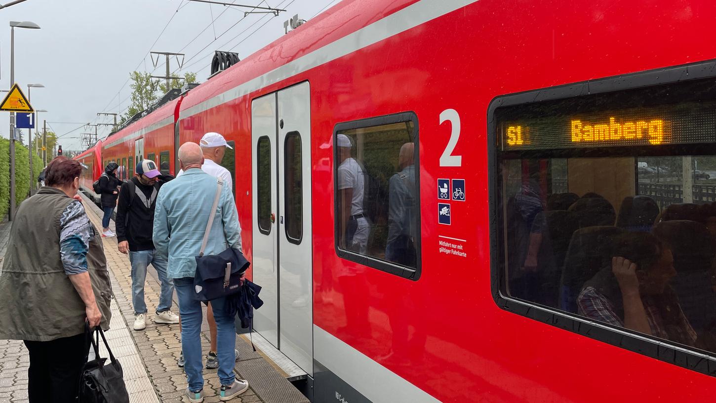 Noch fährt die S-Bahn-Linie 1 von Hartmannshof nach Bamberg. Das ändert sich zum Fahrplanwechsel am 10. Dezember 2023. Die S1 wird dann zur S2 mit Ziel Roth.