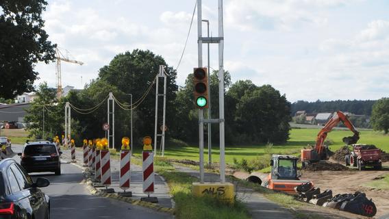Baustellenampel in Falkendorf hat jetzt eine Baustelle