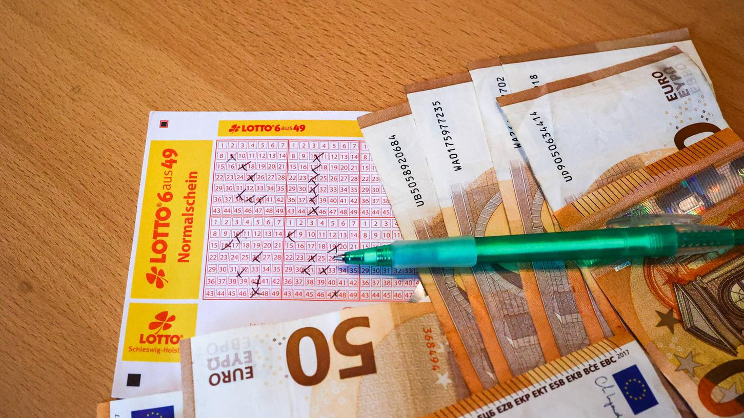 Ein Mann aus Nordrhein-Westfalen gewann mit viel Glück den Eurojackpot (Symbolbild). Ein Mann aus Nordrhein-Westfalen gewann mit viel Glück den Eurojackpot (Symbolbild).