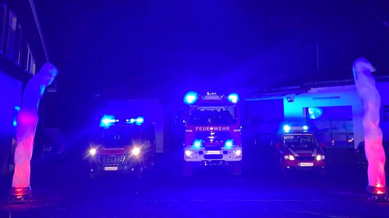 Großartige ehrenamtliche Arbeit leisten die Feuerwehrleute in Bayern. Bei der „Langen Nacht der Feuerwehr“ kann sich jeder davon überzeugen. Großartige ehrenamtliche Arbeit leisten die Feuerwehrleute in Bayern. Bei der „Langen Nacht der Feuerwehr“ kann sich jeder davon überzeugen.