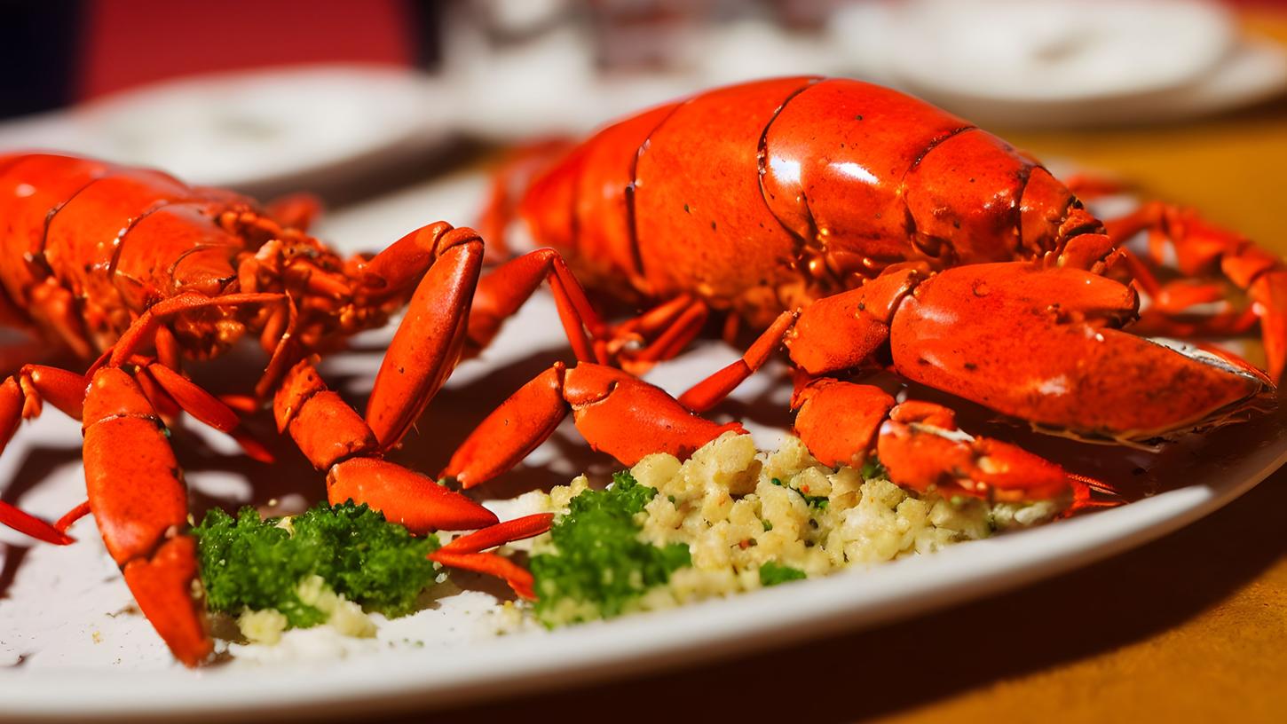 Delikatesse oder Dekadenz? Wer Hummer im Restaurant bestellt, muss jedenfalls tief in die Tasche greifen. Delikatesse oder Dekadenz? Wer Hummer im Restaurant bestellt, muss jedenfalls tief in die Tasche greifen.