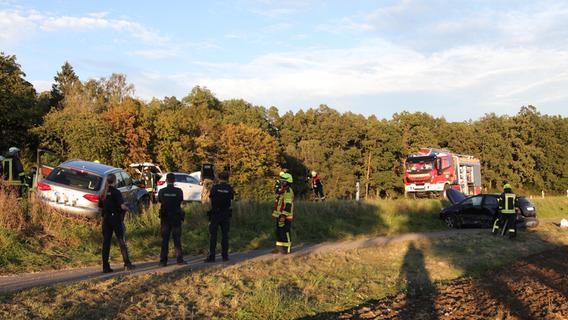 Unfall nach Überholmanöver: B13 in Franken war eineinhalb Stunden gesperrt
