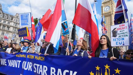 Brexit-Gegner protestieren für britischen EU-Wiederbeitritt
