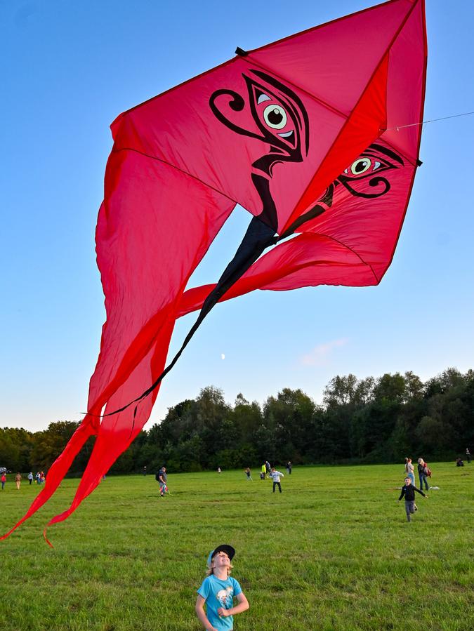 Auf einer großen Wiese bei Heuberg wurde am 23. und 24.09.2023 das 30. Hilpoltsteiner Drachenfest gefeiert. Auf einer großen Wiese bei Heuberg wurde am 23. und 24.09.2023 das 30. Hilpoltsteiner Drachenfest gefeiert.