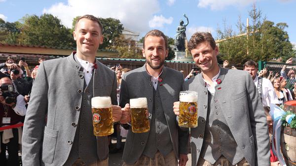 Am Sonntag zeigten sich dann auch die Spieler des FC Bayern München auf der Wiesn.