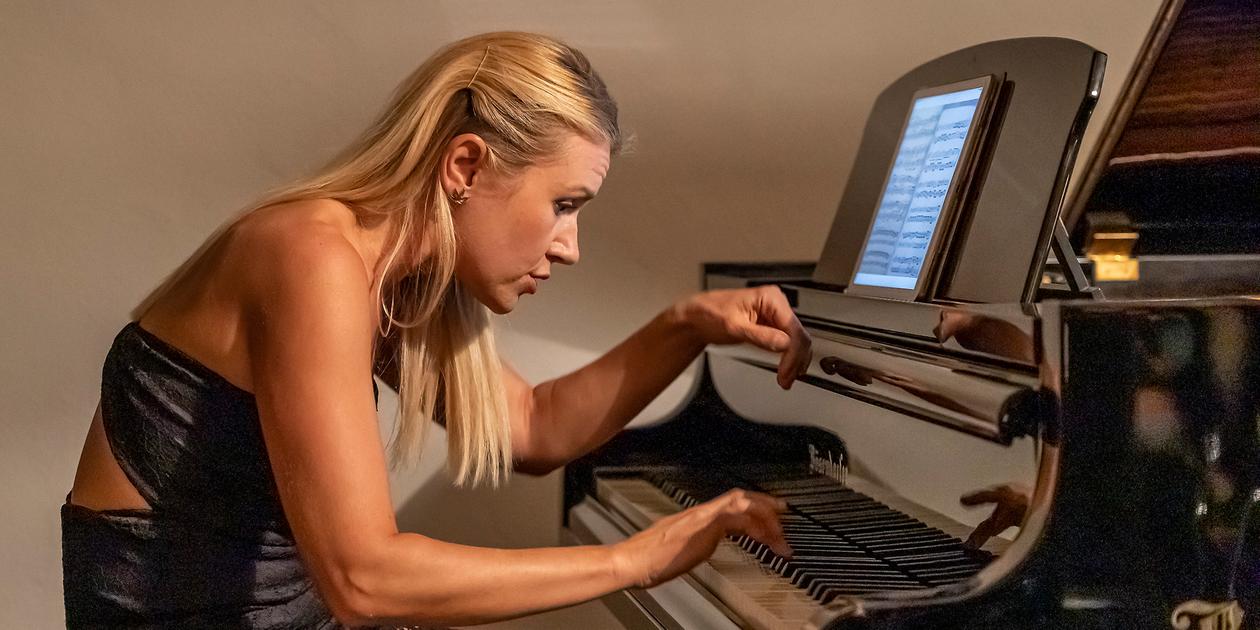 Was die Pianistin Radka Hanáková in der Oberfichtenmühle aus Bachs