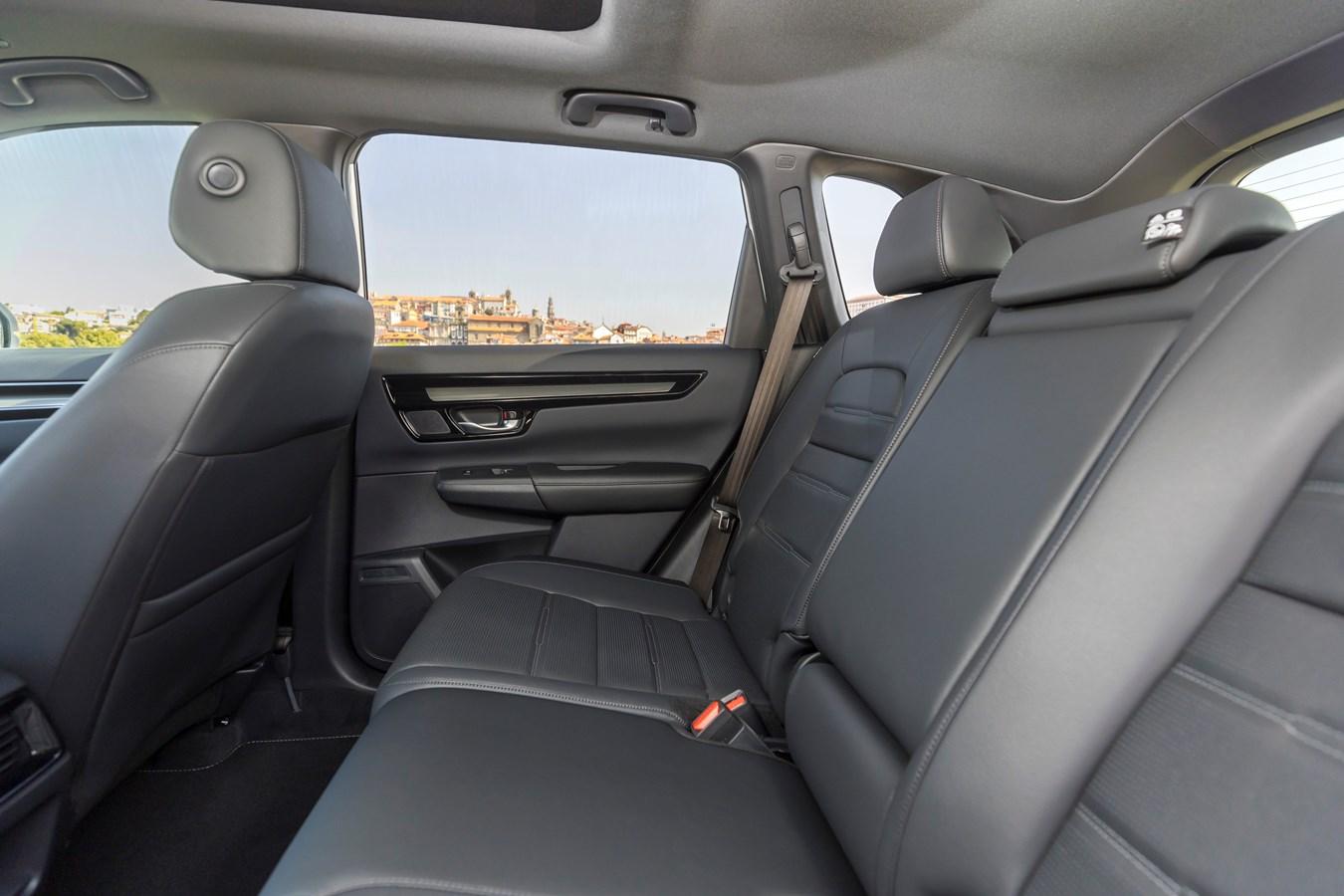 Auch im Fond reist es sich kommod.