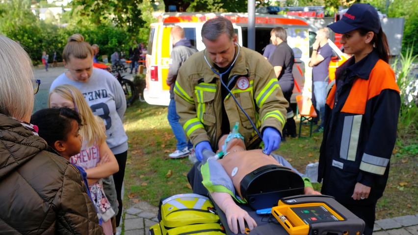 Viele Informationen und nützliche Tipps zur Ersten Hilfe gab es von einem Notfallsanitäter bei der Freiwilligen Feuerwehr Solnhofen.  