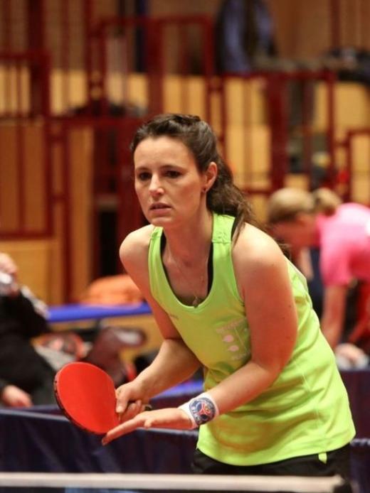 Will anderen Betroffenen Mut machen: Seit ihrer Parkinsondiagnose trainiert Anke Leidenberger ein- bis zweimal die Woche in einem der deutschlandweit verbreiteten Stützpunkte des Vereins PingPongParkinson Deutschland in Dietersheim. Will anderen Betroffenen Mut machen: Seit ihrer Parkinsondiagnose trainiert Anke Leidenberger ein- bis zweimal die Woche in einem der deutschlandweit verbreiteten Stützpunkte des Vereins PingPongParkinson Deutschland in Dietersheim.