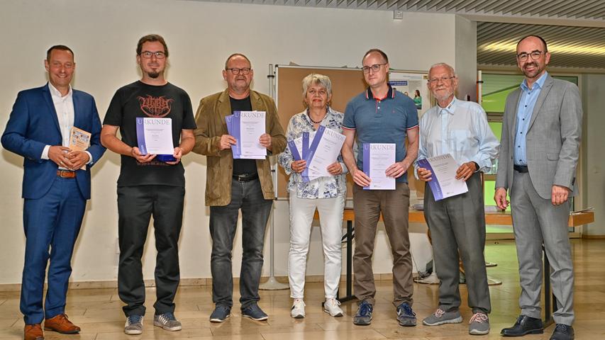 Die Einzelsieger mit Landrat Kroder, Marco Wenzel, Jürgen Schellemann, Monika Rösler, Torsten Christ, Friedrich Stucke und Bürgermeister Markus Holzammer (von links). Die Einzelsieger mit Landrat Kroder, Marco Wenzel, Jürgen Schellemann, Monika Rösler, Torsten Christ, Friedrich Stucke und Bürgermeister Markus Holzammer (von links).