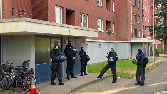 Schleuserkriminalität und Geldwäsche: Bundespolizei durchsucht Wohnungen in der Oberpfalz