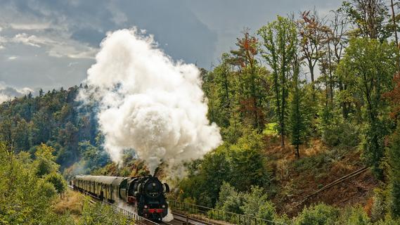 Fränkische Museums-Eisenbahn: Mit der Dampflok über die „Schiefe Ebene“